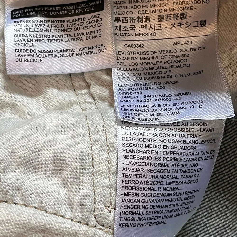 Levi’s 501 button fly jeans